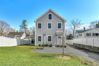 74 Forest St Unit West, New Canaan, CT 06840