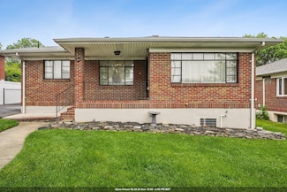 21 Pikeview Terrace, Secaucus, NJ 07094