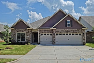 409 Bay Tree Ln SW, Huntsville, AL 35824