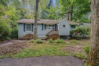 53 Lonaconing Rd, Highland Lakes, NJ 07422