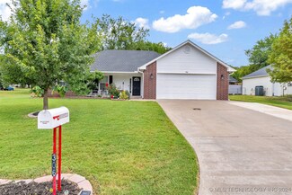 306 W Lauren St, Kiefer, OK 74041