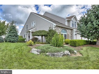25 Michigan Dr, Reading, PA 19608