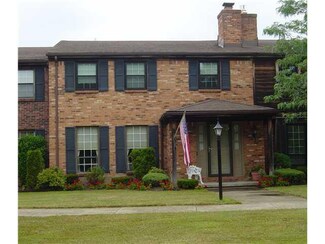64 Wedgewood Dr, Williamsville, NY 14221