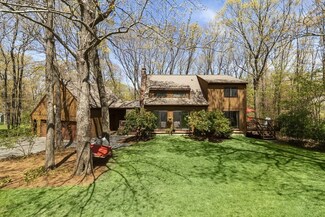 18 Running Brook Cir, Ashland, MA 01721