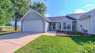 3590 Oak Chase Dr, High Point, NC 27265