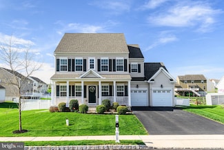 13 Edison Rd, Douglassville, PA 19518