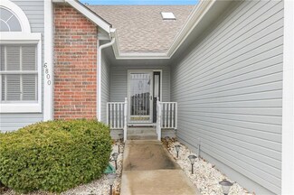 6800 W 156th St, Overland Park, KS 66223