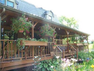 8517 Higgins Rd, Freedom, NY 14065