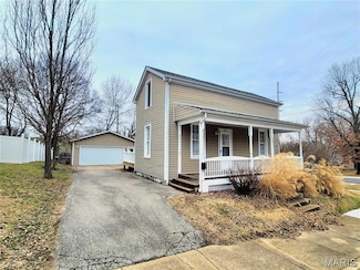 305 Macarthur St, Washington, MO 63090