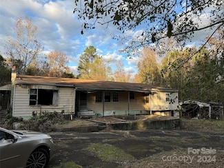 1476 New Hope Rd, Heath Springs, SC 29058