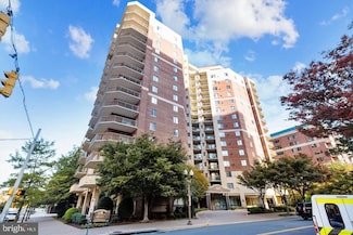 901 N Monroe St Unit 903, Arlington, VA 22201