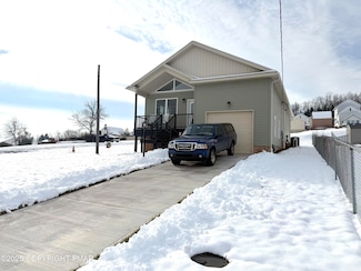 1270 Franklin St, Old Forge, PA 18518