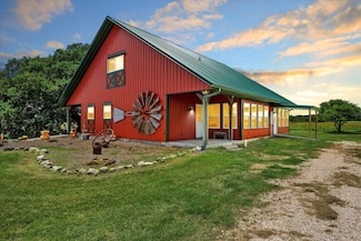 202 County Road 481e, Lott, TX 76656