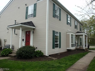 64 Valley Forge Ln, Elyria, OH 44035