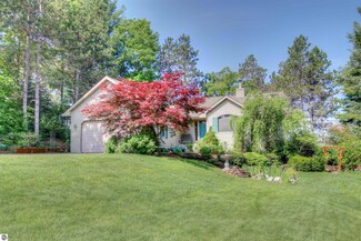5416 Highland Dr, Traverse City, MI 49685