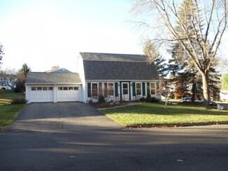 27 Highland Dr, Apalachin, NY 13732