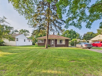 2404 Sigwalt St, Rolling Meadows, IL 60008