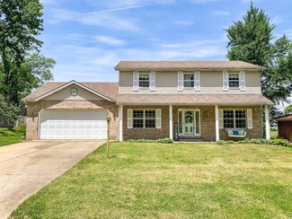 415 Hillcrest Dr, Lebanon, IL 62254