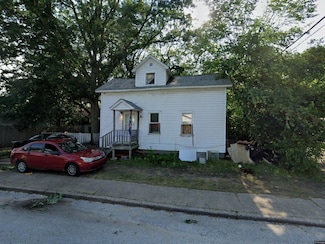 1135 Holt St, Muskegon, MI 49442