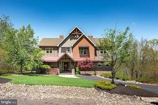 968 Scots Pine Ln, Hazleton, PA 18202
