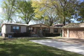 24 Lazy Bend Dr, Huntsville, TX 77320