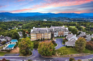 5026 Hunting Hills Square, Roanoke, VA 24018