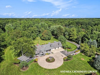 8955 Braden Rd, Haslett, MI 48840