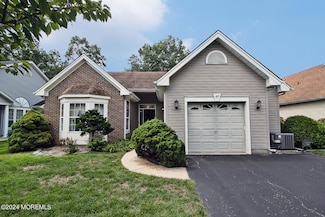 47 Symphony Ave, Bayville, NJ 08721