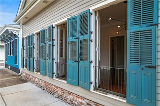 1637 Harmony St, New Orleans, LA 70115