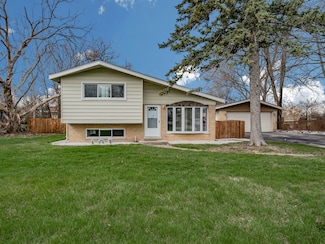 1520 Indian Hill Dr, Schaumburg, IL 60193