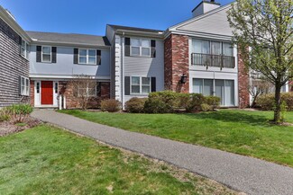 8 Hilltop Dr, Sandwich, MA 02563