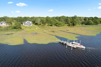 258 Palmer Neck Rd, Pawcatuck, CT 06379