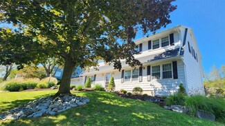 4 Sheffield Dr, Endicott, NY 13760