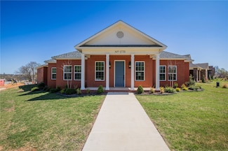 1770 Neighborly Way, Fayetteville, AR 72704