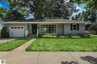 718 Webster St, Traverse City, MI 49686