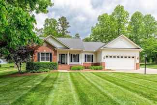 2160 Brookshire Ct, Sophia, NC 27350