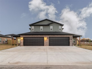 511 Cosmos St, Centerton, AR 72719