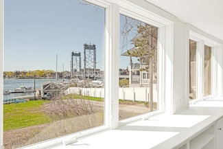 10 Island Ave, Kittery, ME 03904