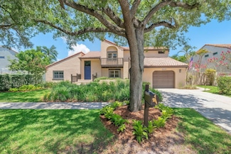 2920 E Aviary Dr, Hollywood, FL 33026