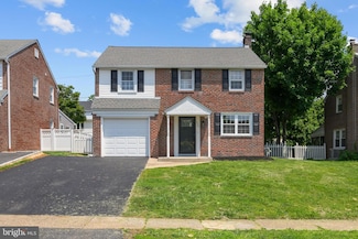 129 Flintlock Rd, Drexel Hill, PA 19026