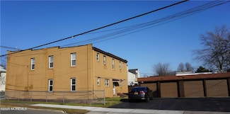 658 King Georges Rd, Woodbridge Township, NJ 08863