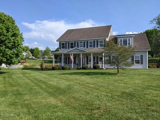 104 Holly Ridge Rd, Glade Spring, VA 24340