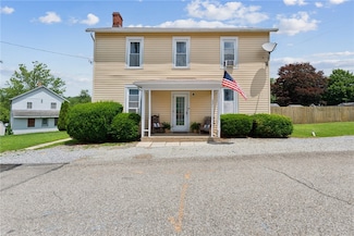 1571 N 2nd St, Jeannette, PA 15644