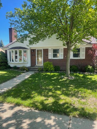 8953 Park Ave, Allen Park, MI 48101