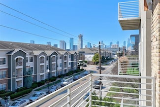 2124 E 6th St Unit 320, Austin, TX 78702
