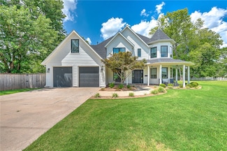 103 NE 7th St, Bentonville, AR 72712