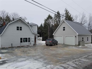 21 Country Club Dr, Newport, NH 03773