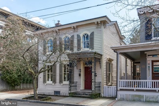 45 York St, Lambertville, NJ 08530