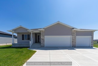 1419 Sagewood Ave, Grand Island, NE 68803