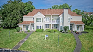 614 Apex Ln, Troy, NY 12182